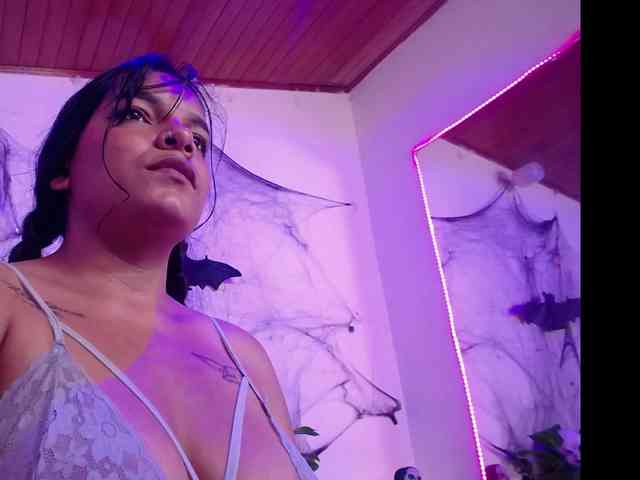 chloe-tgn webcam