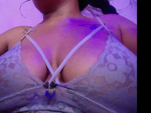 chloe-tgn webcam