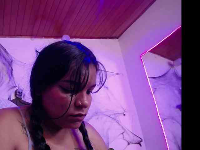 chloe-tgn webcam