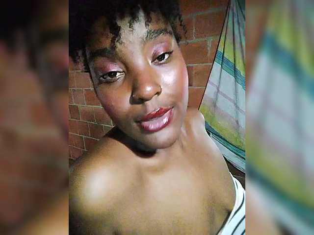  EmiliAddams chat room