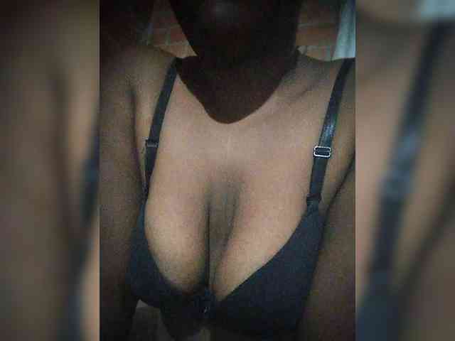 EmiliAddams webcam