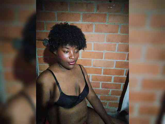 EmiliAddams webcam