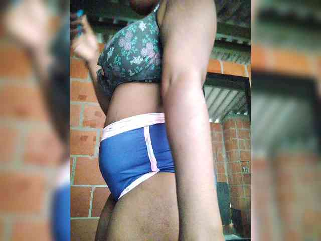 EmiliAddams webcam