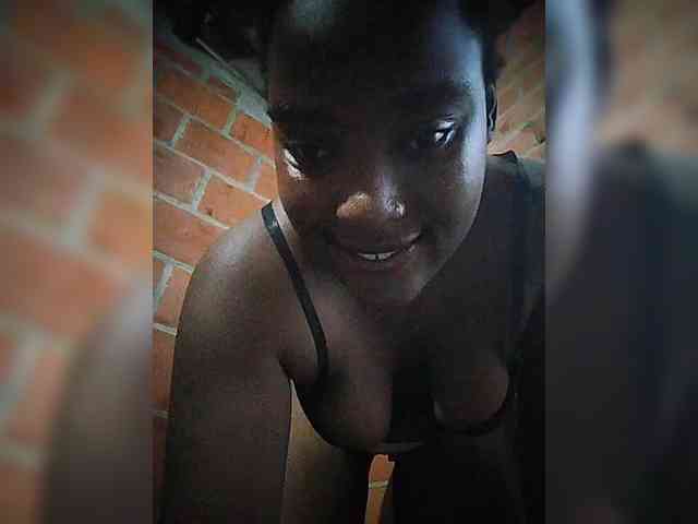 EmiliAddams webcam