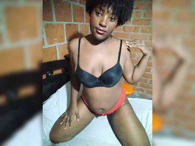 EmiliAddams webcam