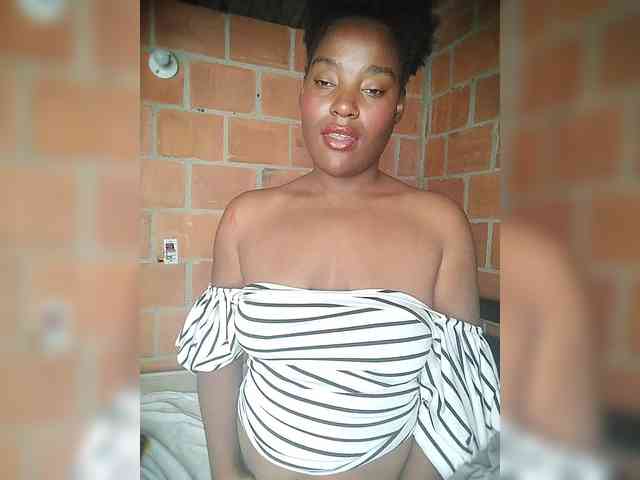 EmiliAddams webcam