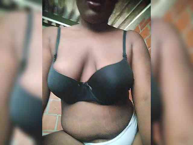 EmiliAddams webcam