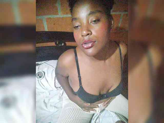 EmiliAddams webcam