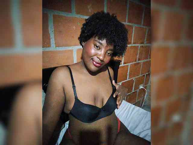 EmiliAddams webcam