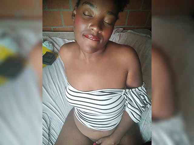 EmiliAddams webcam