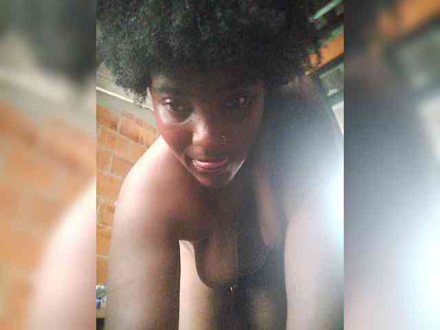 EmiliAddams Live Webcam on BongaCams