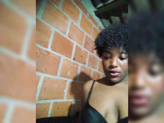 EmiliAddams webcam