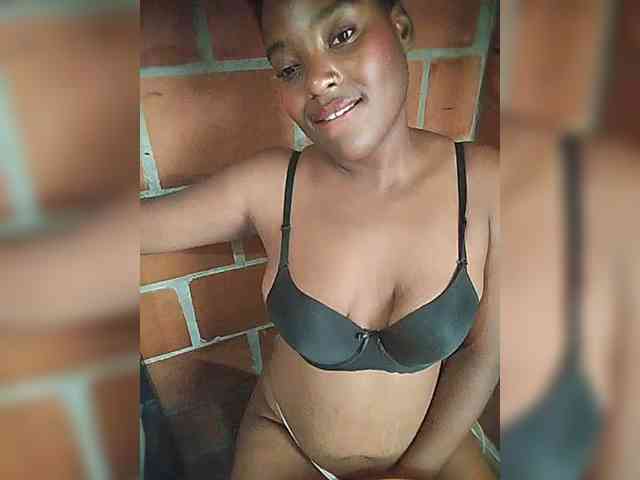 EmiliAddams webcam