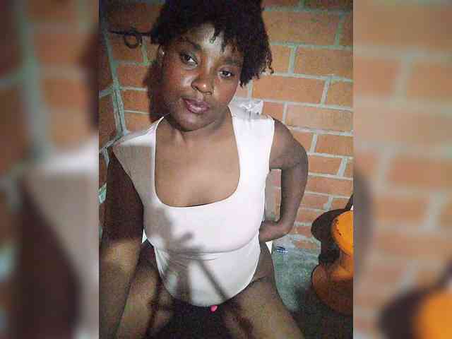 EmiliAddams webcam