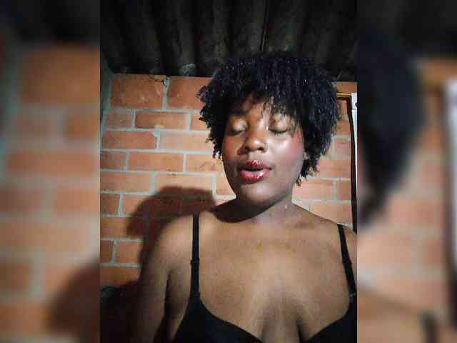 EmiliAddams webcam
