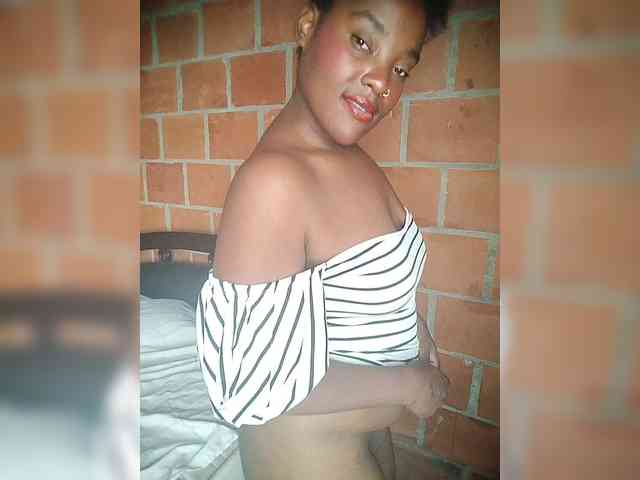 EmiliAddams webcam