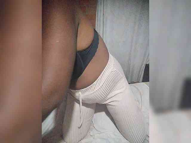 EmiliAddams webcam