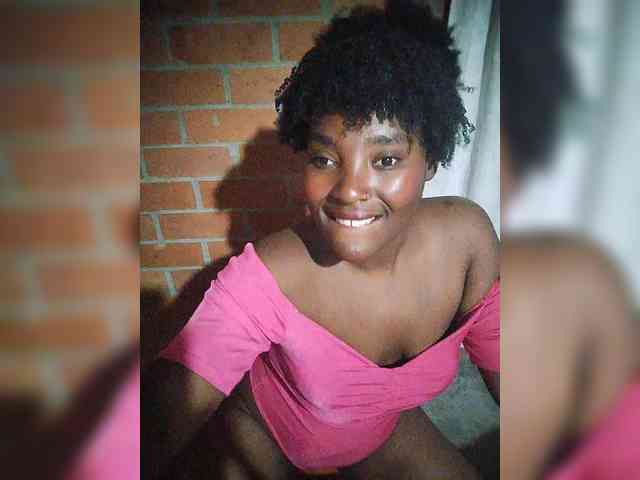 EmiliAddams webcam