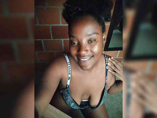 EmiliAddams webcam