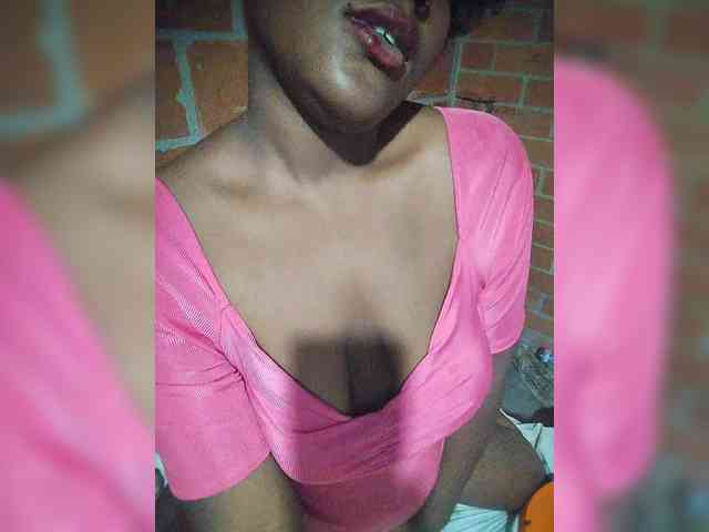 EmiliAddams webcam