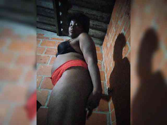 EmiliAddams webcam