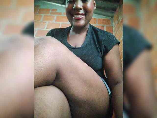 EmiliAddams webcam