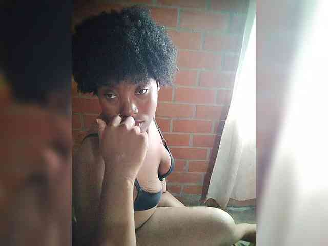 EmiliAddams webcam