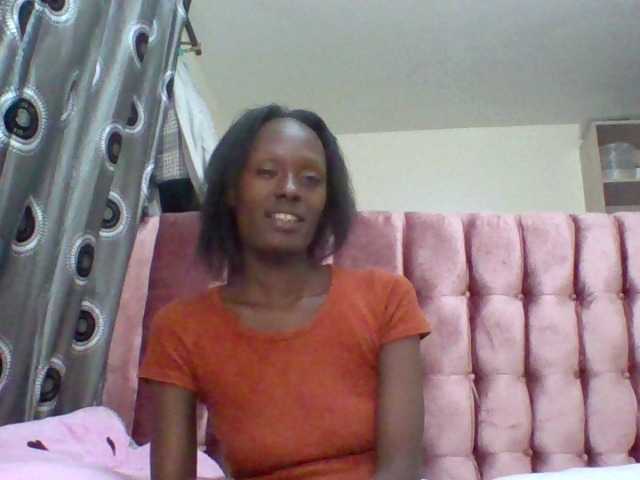 Twinkletia webcam bongacams model stream image