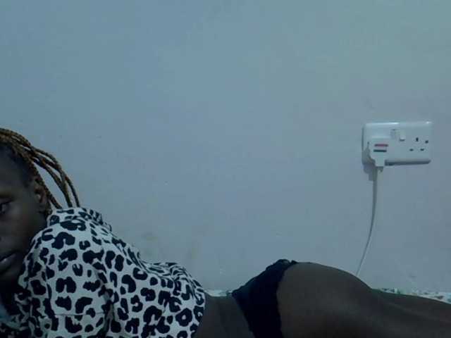Twinkletia webcam bongacams model stream image