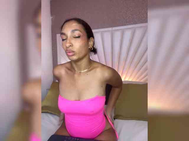 KatyMonrow webcam