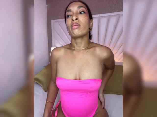 KatyMonrow webcam