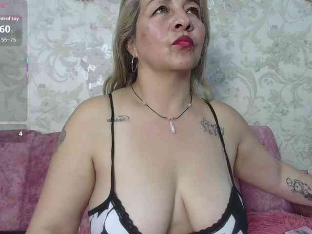 Abby-Blonde webcam