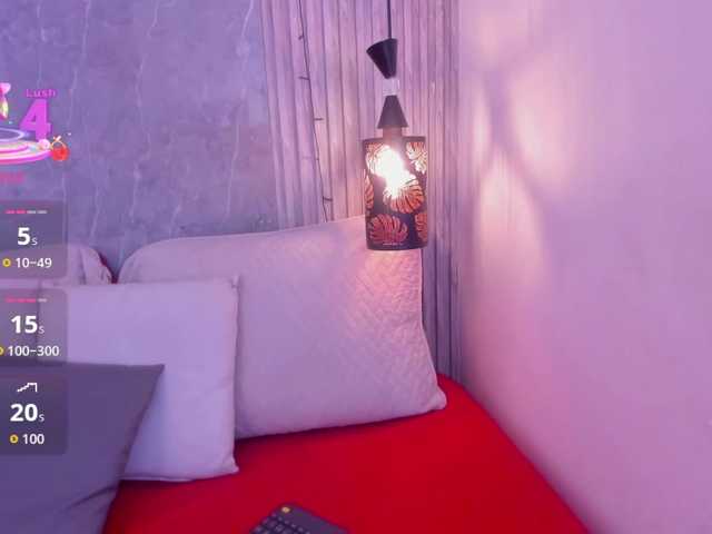 Emili-Hot's BongaCams show and profile