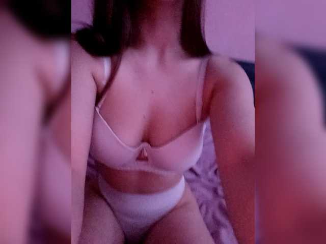 Snezhanaa's BongaCams show and profile