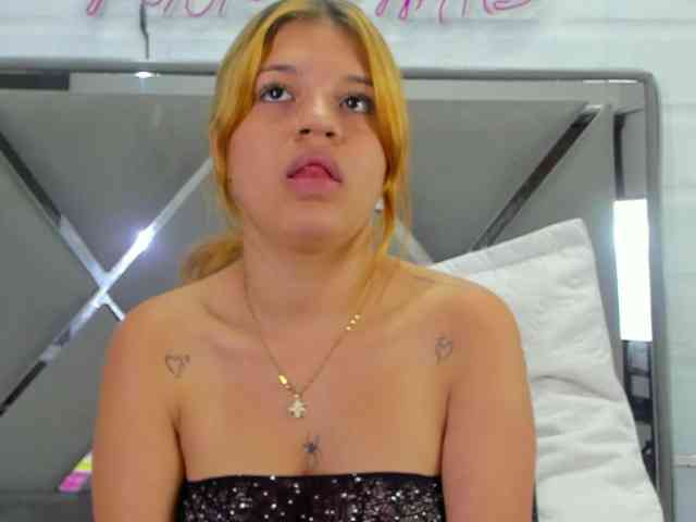 Lexi-Cherry Live Webcam on BongaCams