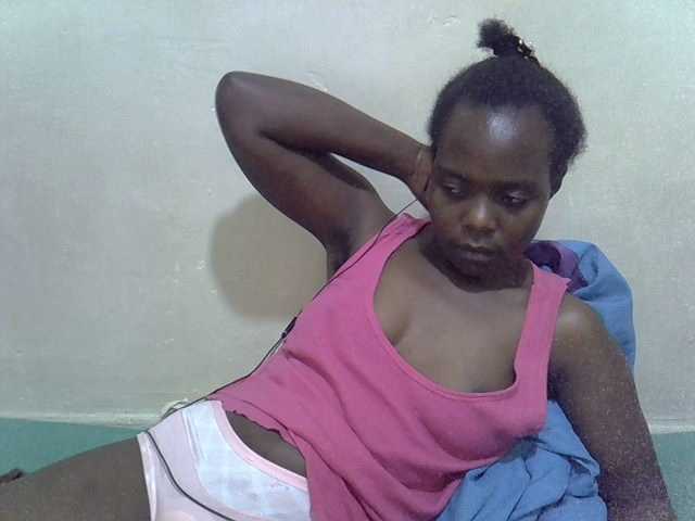 Prettiesweet from BongaCams