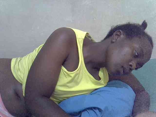 Prettiesweet Live Webcam on BongaCams