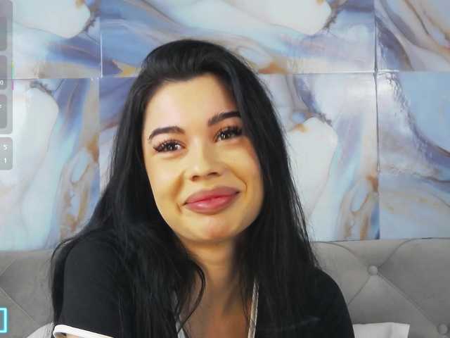 luluubloomm's BongaCams show and profile