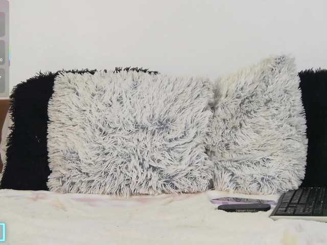 luluubloomm's BongaCams show and profile