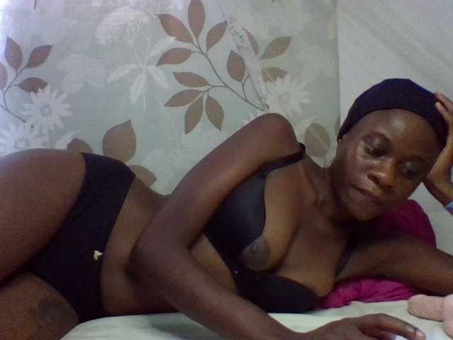 charmychassy27's BongaCams show and profile