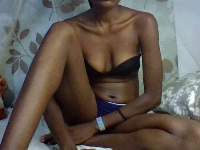 charmychassy27 Live Webcam on BongaCams