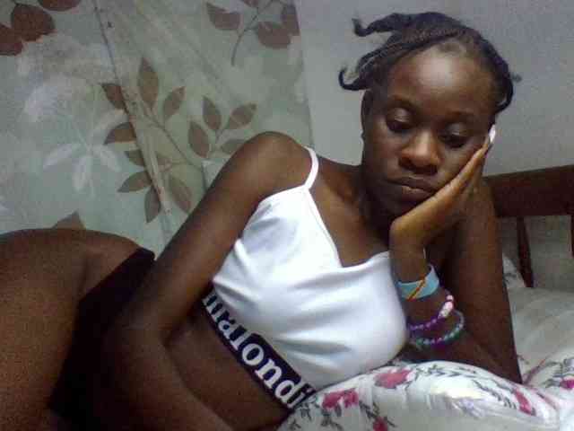 charmychassy27 Live Webcam on BongaCams