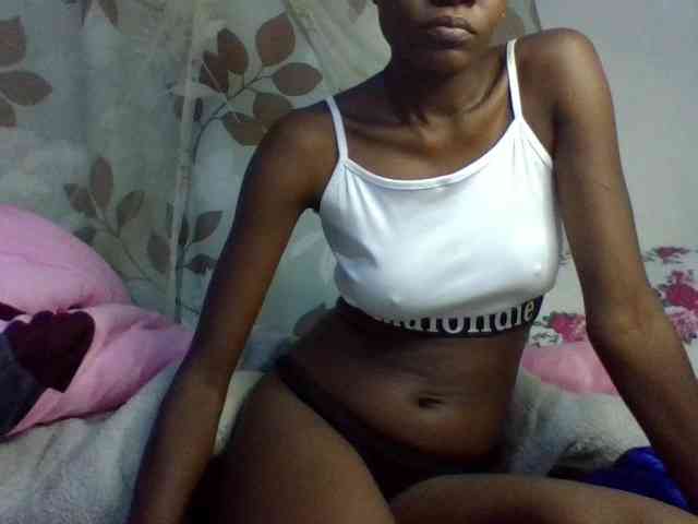 charmychassy27 Live Webcam on BongaCams