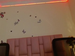 Luna-Rouge Porn Show