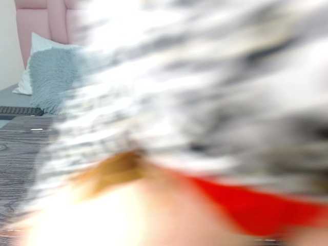 Luna-Rouge's BongaCams show and profile