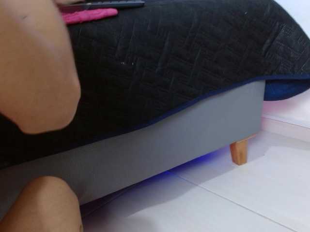 Luna-Rouge's BongaCams show and profile