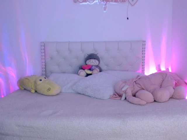 Watch aleelenoxx Streaming Live