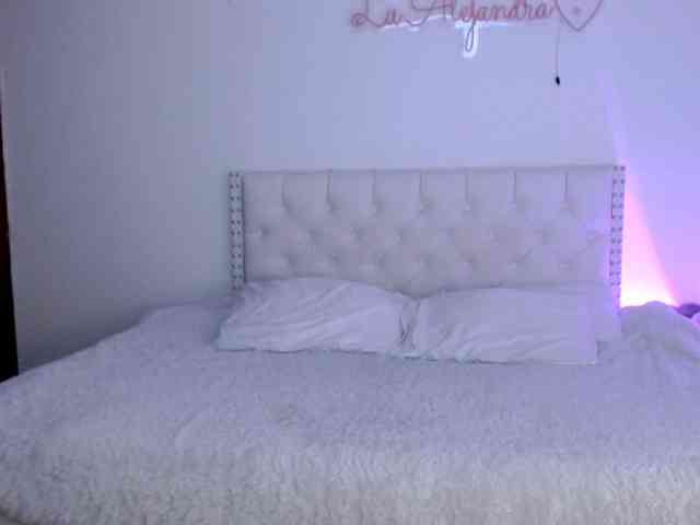 aleelenoxx Live Webcam on BongaCams