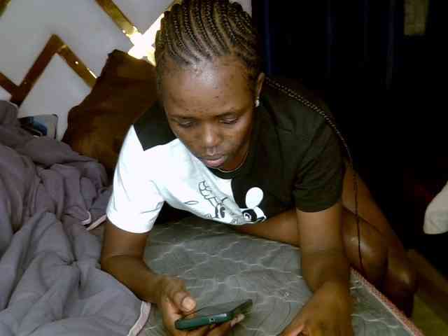 Caramel22 webcam