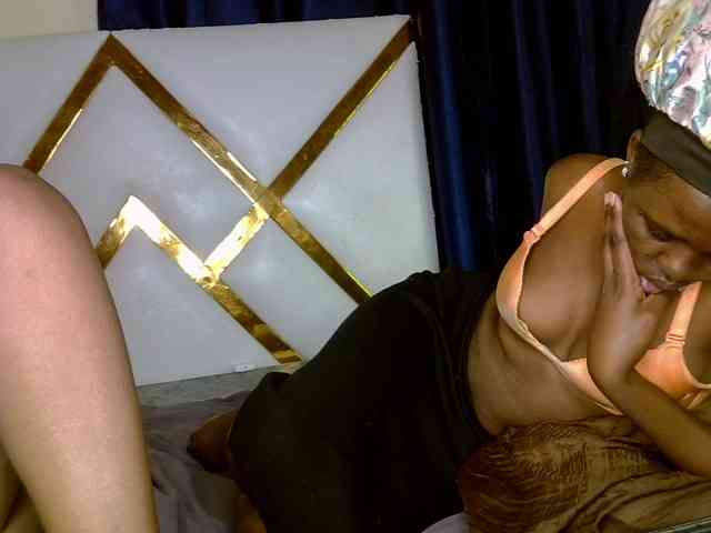 Caramel22 webcam